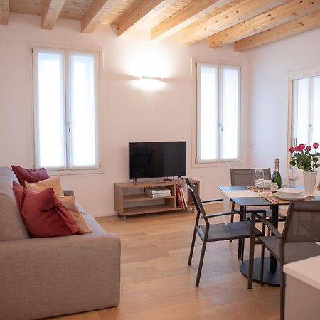 Amendola City View Apartments Suite Romantica Como Bagian luar foto