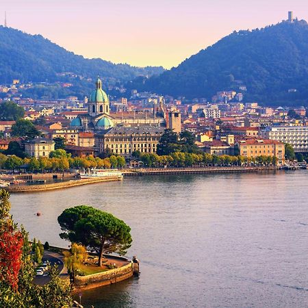 Amendola City View Apartments Suite Romantica Como Bagian luar foto