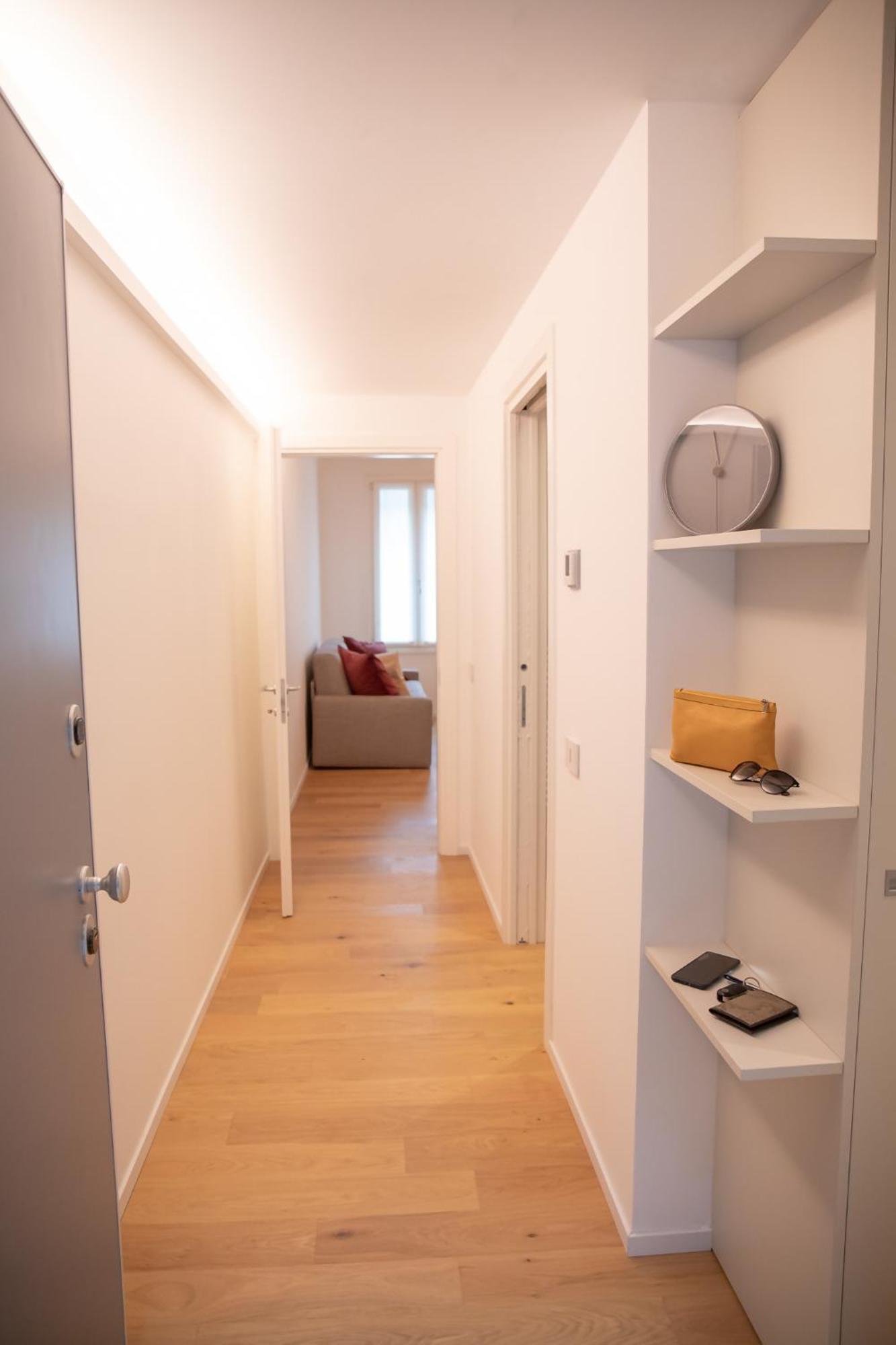 Amendola City View Apartments Suite Romantica Como Bagian luar foto