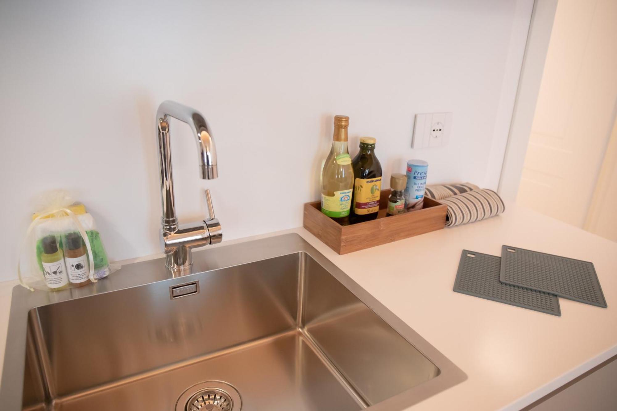 Amendola City View Apartments Suite Romantica Como Bagian luar foto
