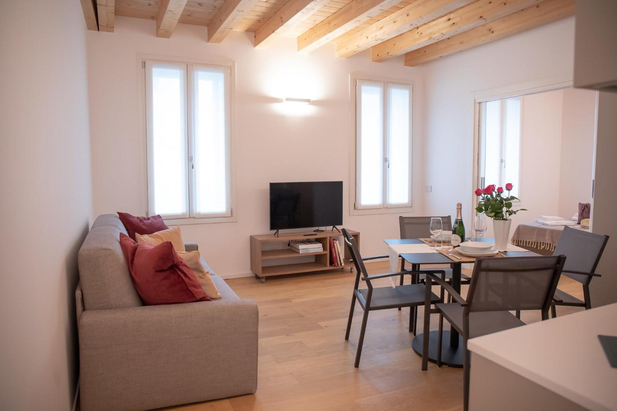 Amendola City View Apartments Suite Romantica Como Bagian luar foto
