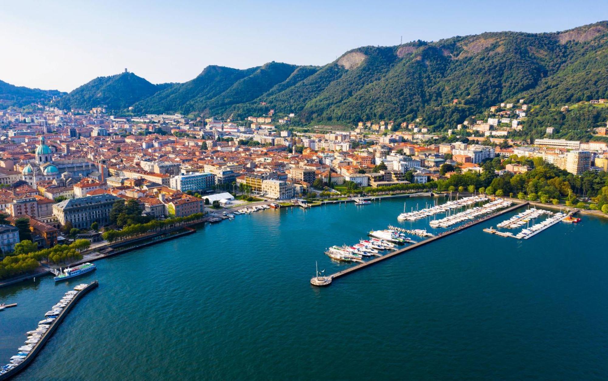 Amendola City View Apartments Suite Romantica Como Bagian luar foto