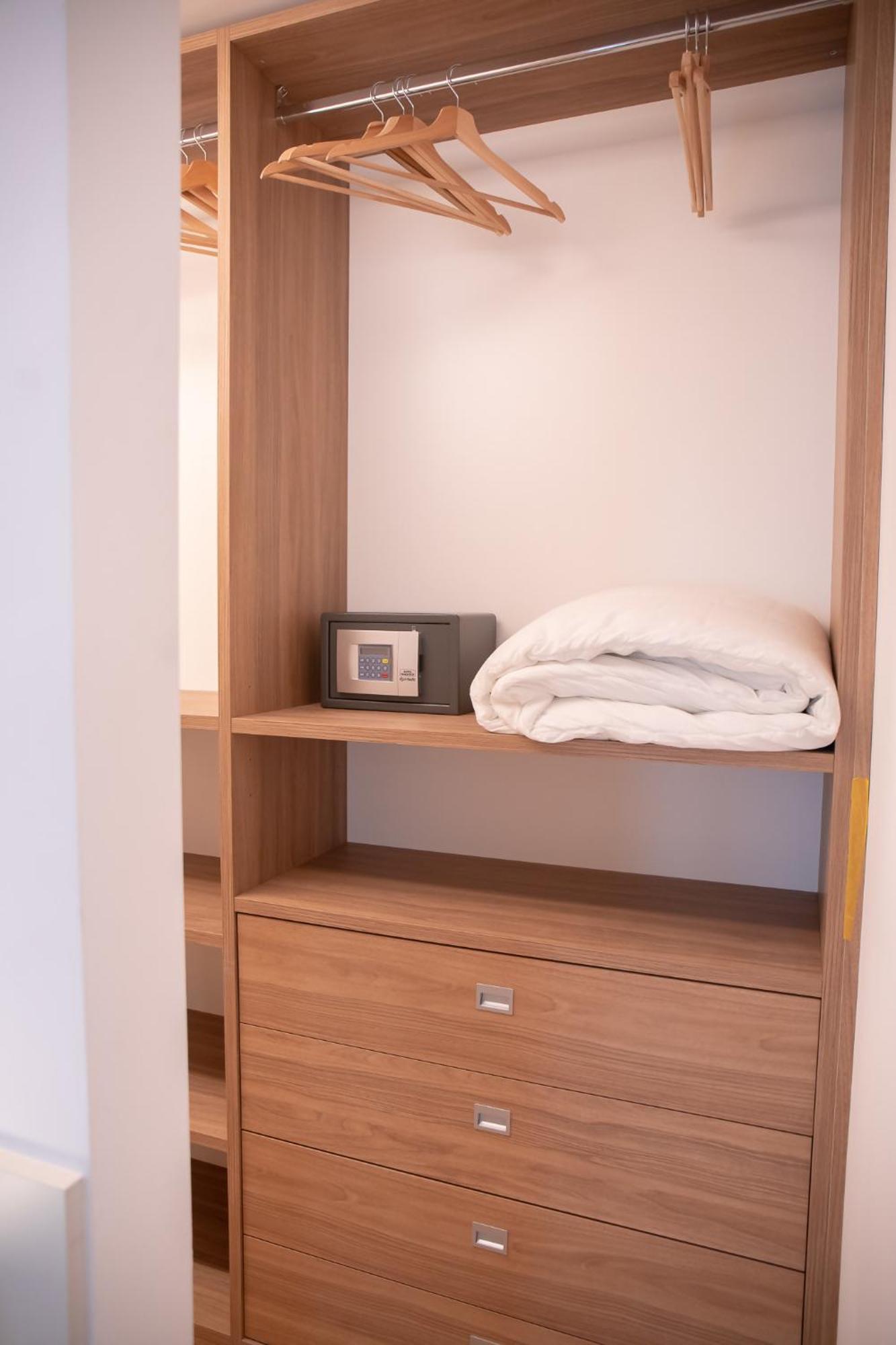 Amendola City View Apartments Suite Romantica Como Bagian luar foto