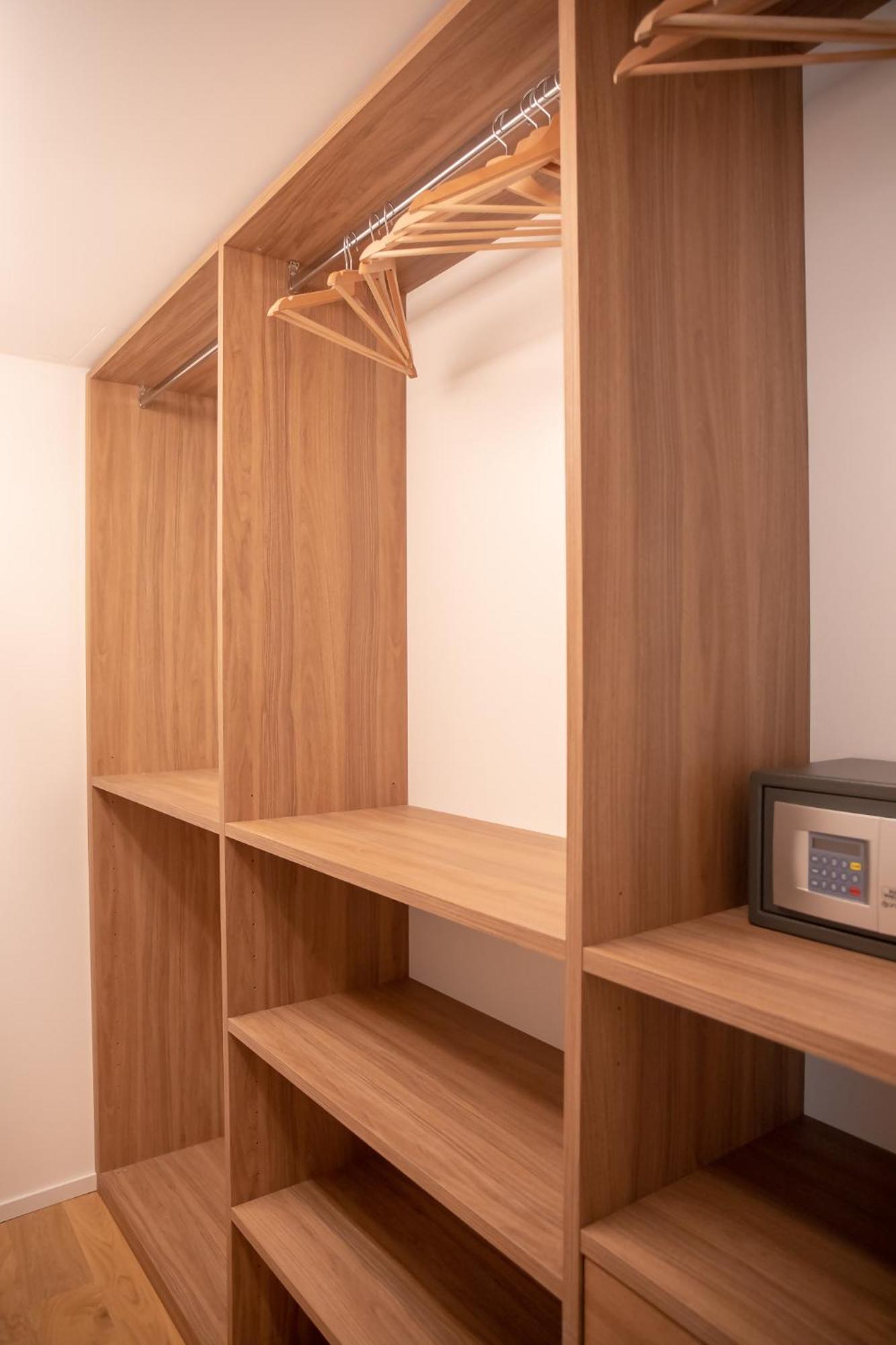 Amendola City View Apartments Suite Romantica Como Bagian luar foto